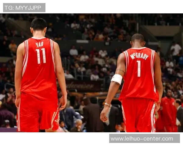 姚明从篮球新星到国际巨星的职业生涯全景回顾与成就分析