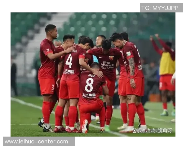 中超赛场巴黎圣日耳曼与里昂激战成平局红牌事件引发全场热议