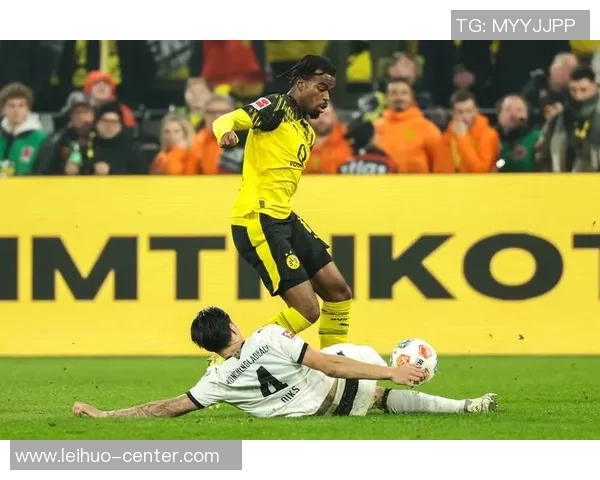 德甲激战：多特蒙德狂胜切尔西红牌事件引发全场热议与十大精彩进球回顾