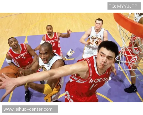 姚明岁月照片回顾展现篮球巨星的成长与辉煌历程