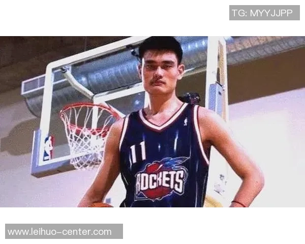 姚明的篮球技术分析及其在NBA的影响力探讨