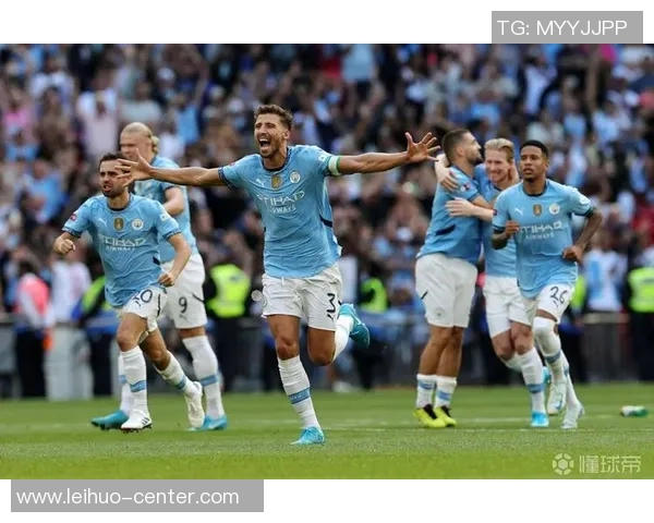 友谊赛精彩回顾：里昂大胜曼城帽子戏法引爆全场激情