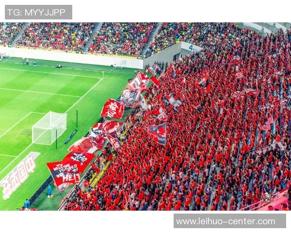 本菲卡大胜拜仁四球神扑引发争议判罚全场沸腾 本菲卡大胜拜仁四球神扑引发争议判罚全场沸腾