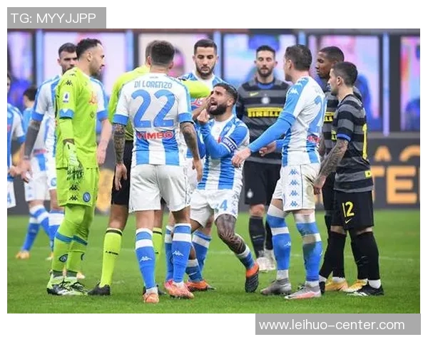 国王杯激战波尔图与那不勒斯平局红牌事件引发全场热议 国王杯激战波尔图与那不勒斯平局红牌事件引发全场热议