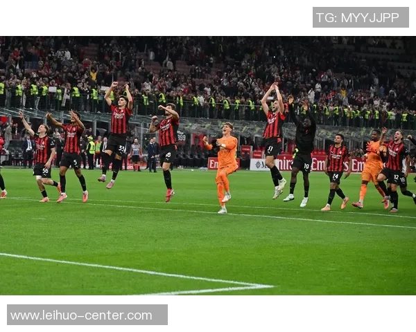 意甲激战:AC米兰与那不勒斯握手言和全场沸腾的赛后点评 意甲激战:AC米兰与那不勒斯握手言和全场沸腾的赛后点评