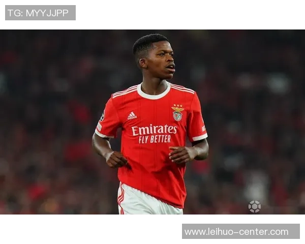 本菲卡逆转曼联友谊赛胜利神扑与争议判罚引发热议