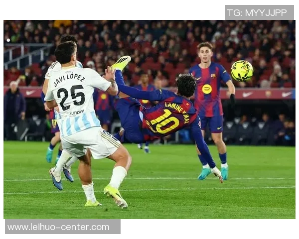 欧联杯惊天冷门巴萨狂胜多特蒙德5-0引发全场震撼